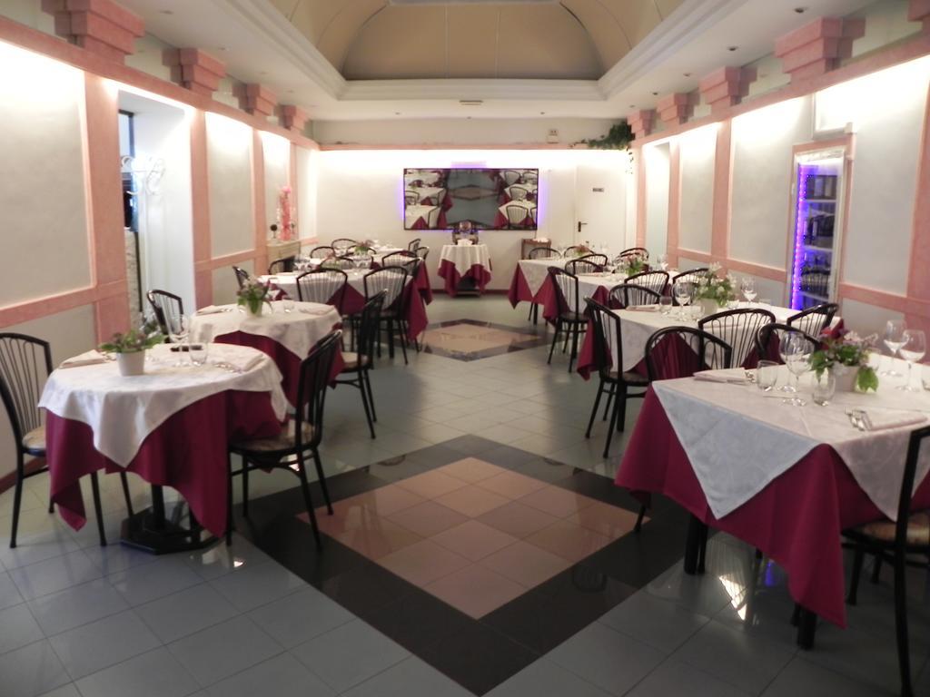 Hotel Villa Robinia Genzano di Roma Exterior foto